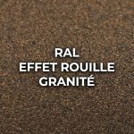 Gros plan d'un profilé de verrière RAL effet rouille granité