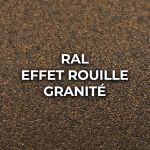 Gros plan d'un profilé de verrière RAL effet rouille granité